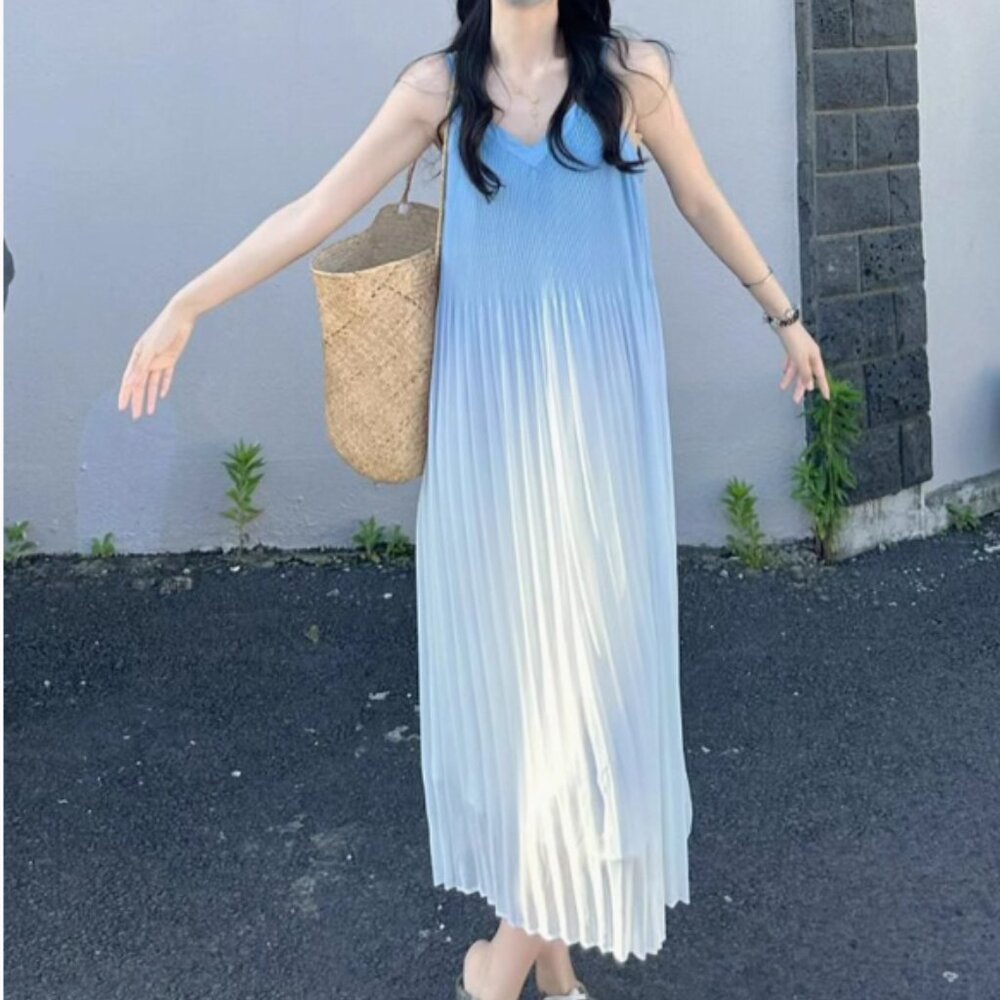 NWT Gradient V-Neck Spaghetti Strap Midi Dress